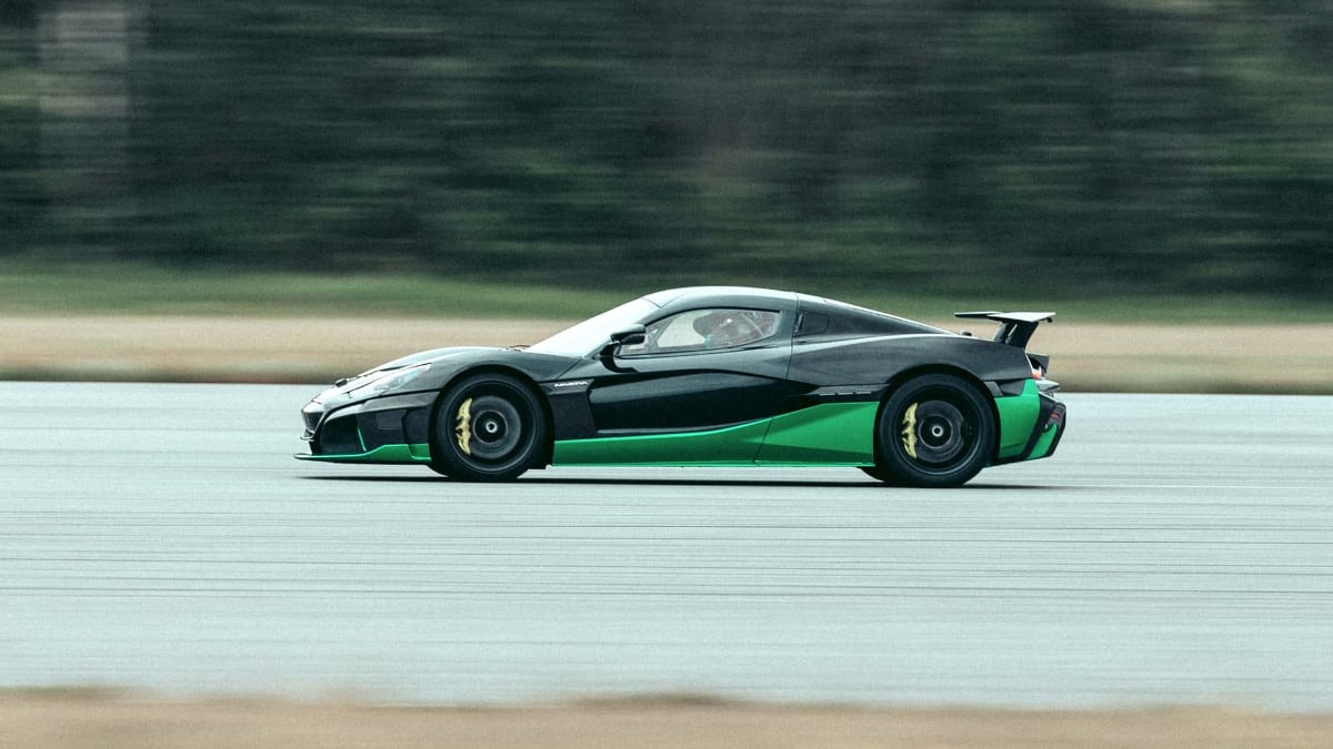 Geri viteste dünyanın en hızlı otomobili: Rimac Nevera