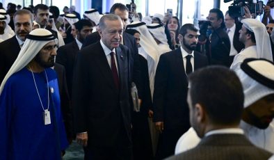 Cumhurbaşkanı Erdoğan’dan BAE’de diplomasi trafiği