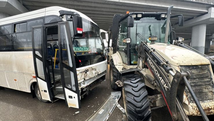 Düzce’de halk otobüsü iş makinesi ile çarpıştı: 8 yaralı